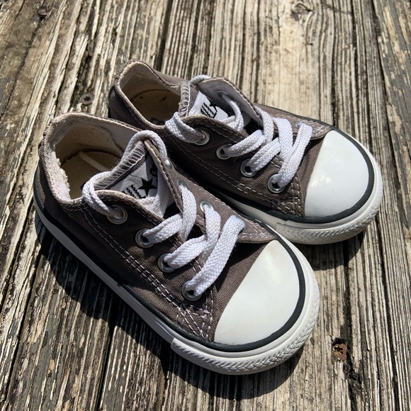 gray baby converse